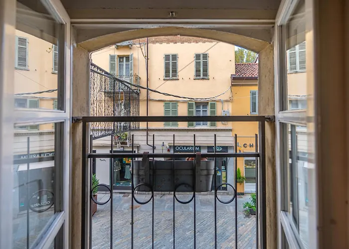 Loft Verga, Cuore E Stile In Centro A Appartement