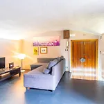Loft Verga, Cuore E Stile In Centro A Appartement